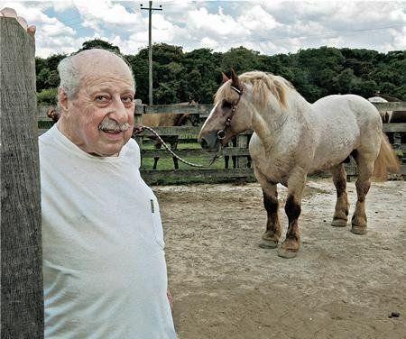 Histórias, cavalos e muito zelo Histórias, cavalos e muito zelo