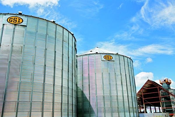 Capacidade de estoque agrícola cai 2,6% no segundo semestre de 2014 Capacidade de estoque agrícola cai 2,6% no segundo semestre de 2014