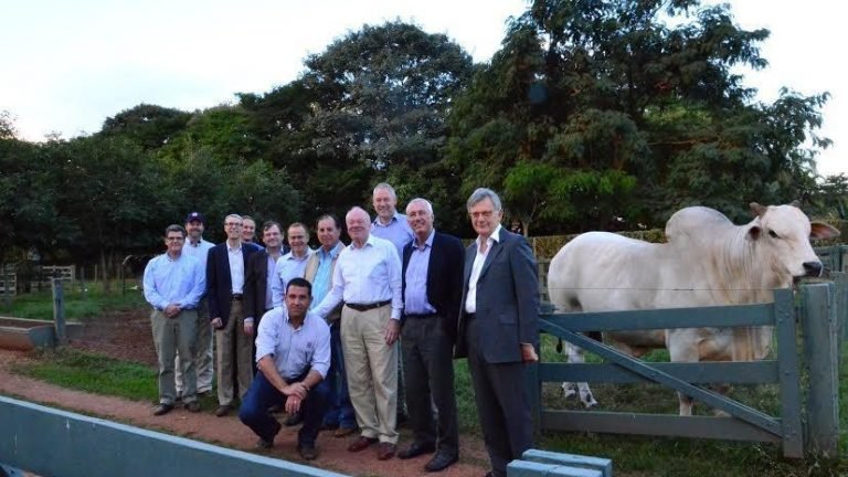 Comitiva internacional de diretores da Genus visita empresas e clientes brasileiros Comitiva internacional de diretores da Genus visita empresas e clientes brasileiros