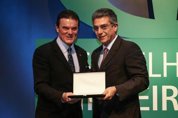 Bunge é campeã setorial no prêmio AS MELHORES DA DINHEIRO RURAL Bunge é campeã setorial no prêmio AS MELHORES DA DINHEIRO RURAL