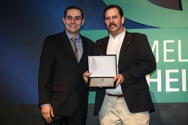 JBS conquista mais um destaque no prêmio AS MELHORES DA DINHEIRO RURAL JBS conquista mais um destaque no prêmio AS MELHORES DA DINHEIRO RURAL