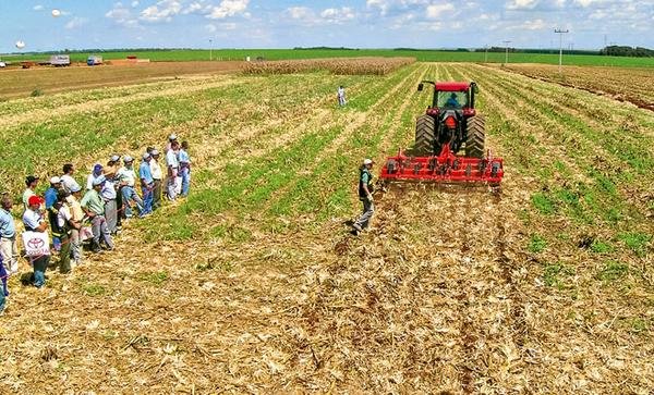 Os 100 nomes mais influentes do agronegócio – Cooperativas 2016 Os 100 nomes mais influentes do agronegócio – Cooperativas 2016