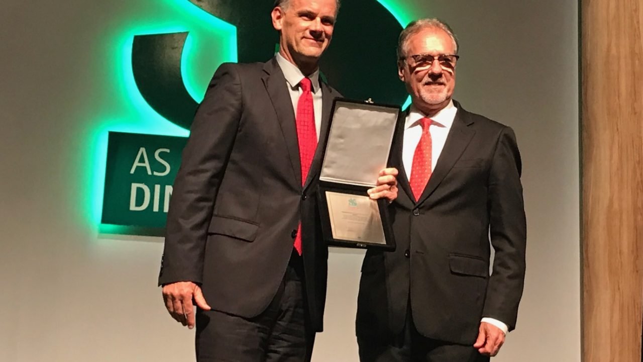Bayer é campeã no prêmio AS MELHORES DA DINHEIRO RURAL 2017 Bayer é campeã no prêmio AS MELHORES DA DINHEIRO RURAL 2017