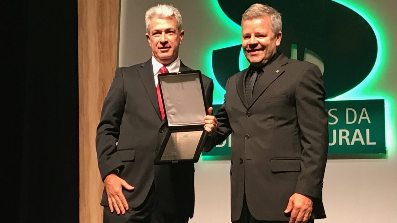 Ihara é campeã setorial no prêmio AS MELHORES DA DINHEIRO RURAL 2017 Ihara é campeã setorial no prêmio AS MELHORES DA DINHEIRO RURAL 2017