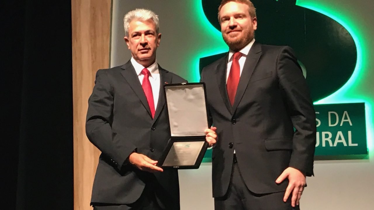 Ihara é campeã no prêmio AS MELHORES DA DINHEIRO RURAL 2017 Ihara é campeã no prêmio AS MELHORES DA DINHEIRO RURAL 2017