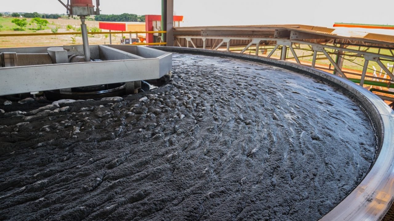JBS Biolins amplia capacidade de geração de energia limpa e fontes 100% renováveis JBS Biolins amplia capacidade de geração de energia limpa e fontes 100% renováveis
