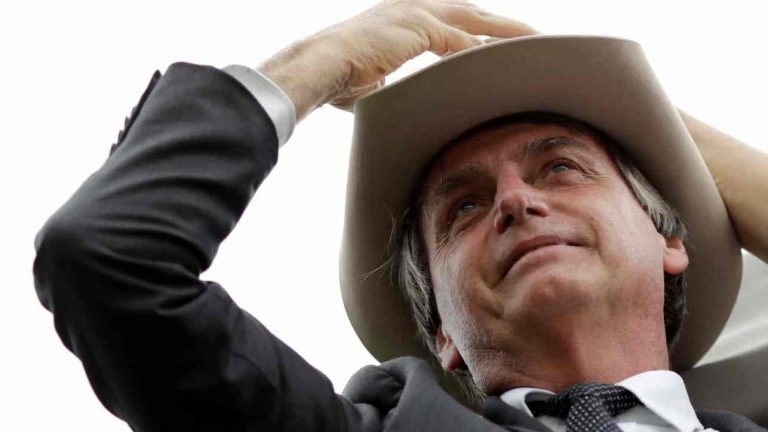 Bolsonaro diz que irá este ano à China e que relação entre os países vai melhorar Bolsonaro diz que irá este ano à China e que relação entre os países vai melhorar