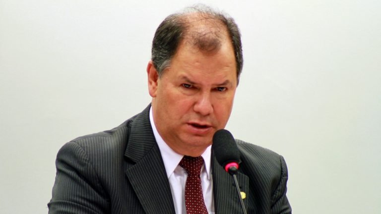 Para presidente da FPA, agronegócio deve adaptar discurso lá fora conforme o país Para presidente da FPA, agronegócio deve adaptar discurso lá fora conforme o país