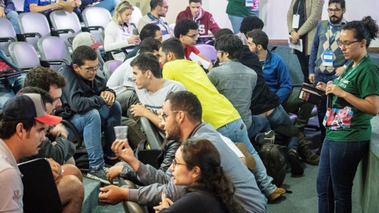 Recorde de estudantes no Vacathon, o hackathon do movimento Ideas For Milk, em Juiz de Fora Recorde de estudantes no Vacathon, o hackathon do movimento Ideas For Milk, em Juiz de Fora