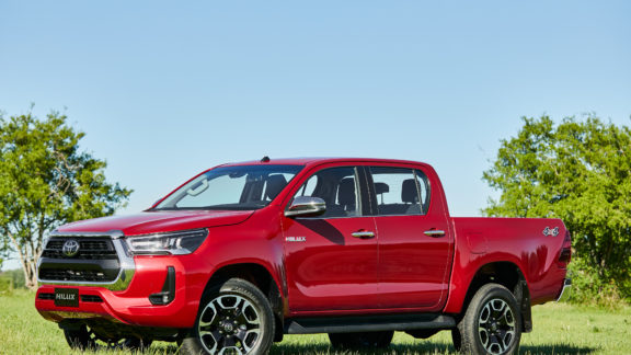 Toyota anuncia Hilux 2022 com nova tecnologia de segurança; veja os preços