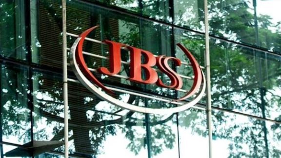 JBS tem lucro líquido de R$ 5,142 bilhões no 1º trimestre, alta de 151% em 1 ano